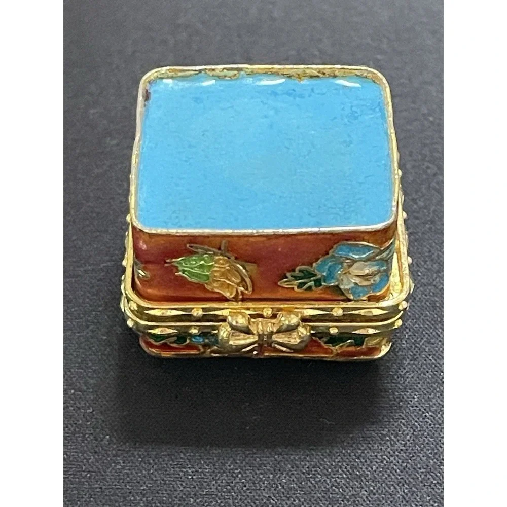 Vintage 1960 Cloisonne Red Orange Floral Hinged Lid Blue Inside Trinket Pill Box